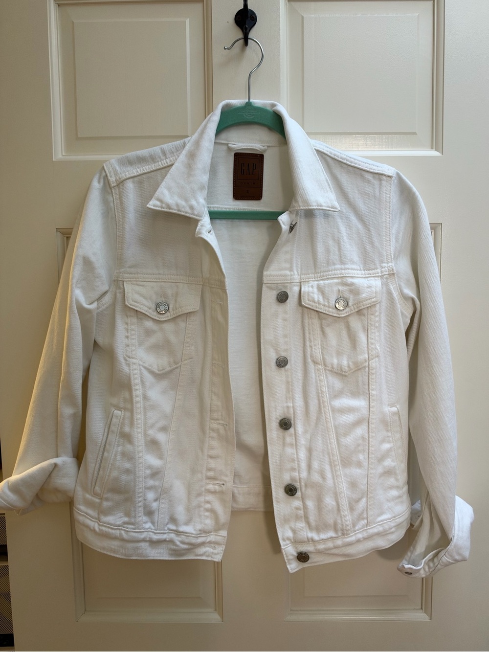 GAP Women’s White Denim Jacket - Classic Button-Front